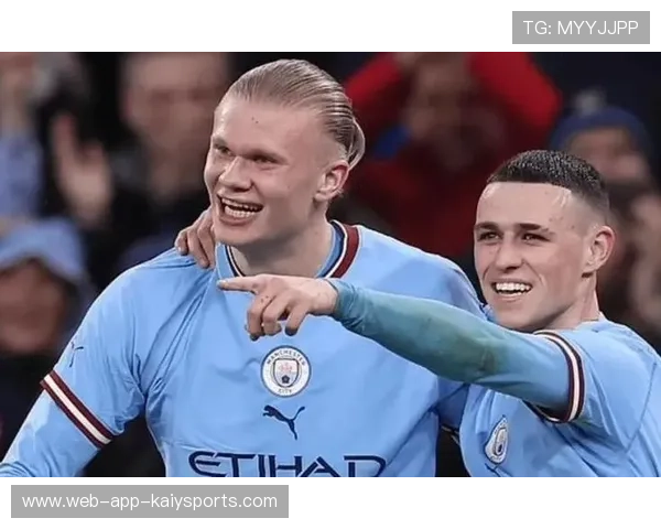 福登与德布劳内的传导配合屡次创造机会,福登父亲 福登与德布劳内的传导配合屡次创造机会,福登父亲